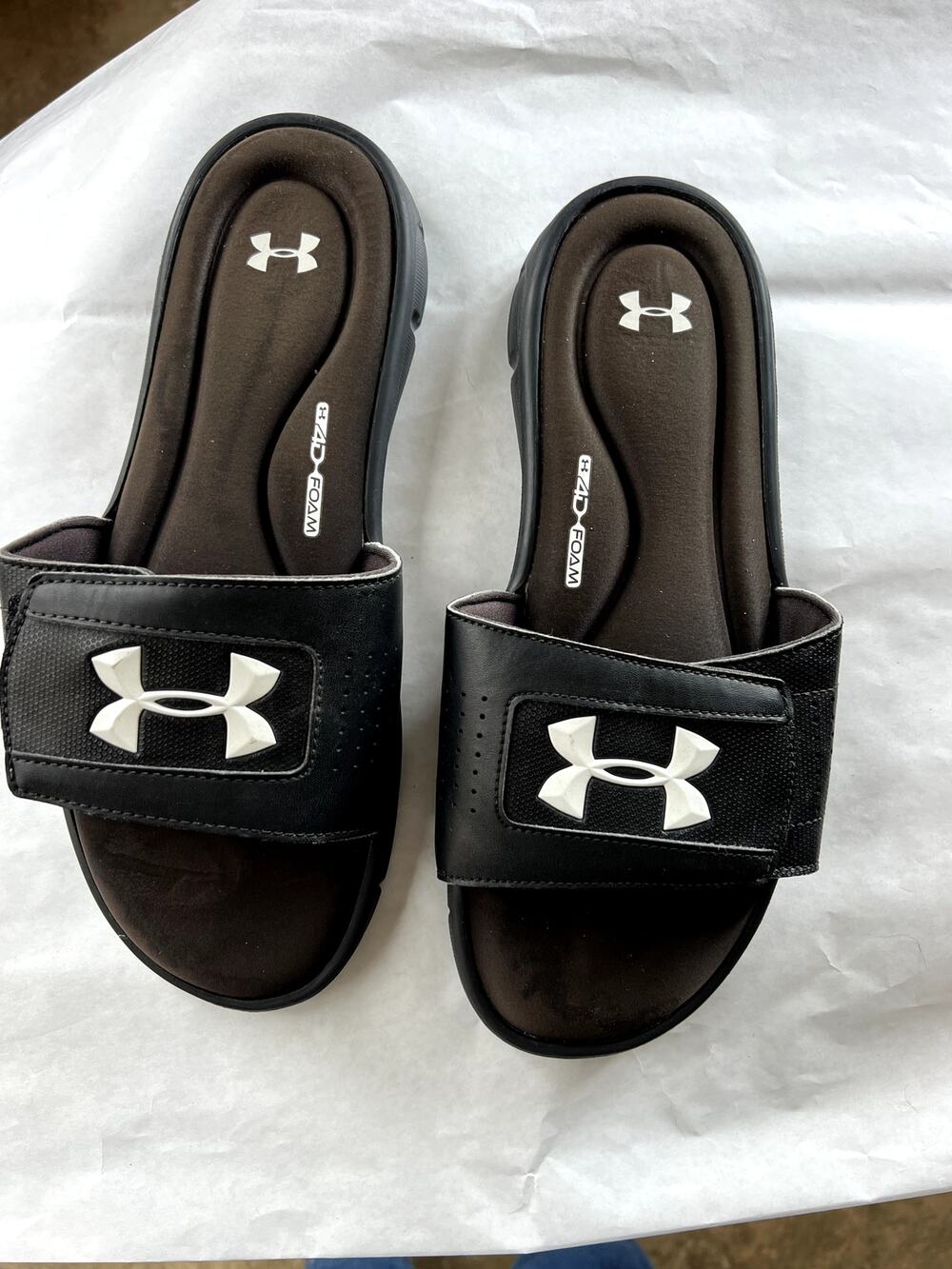 Under Armour Ignite V Black Slide Sandal, Men's size 10